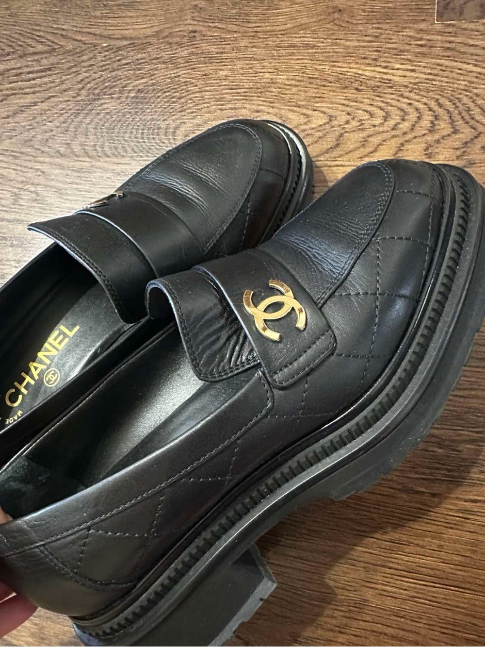 CHANEL 23A Black Quilted Calfskin Leather Loafers with Gold CC - Picture 5 of 11
